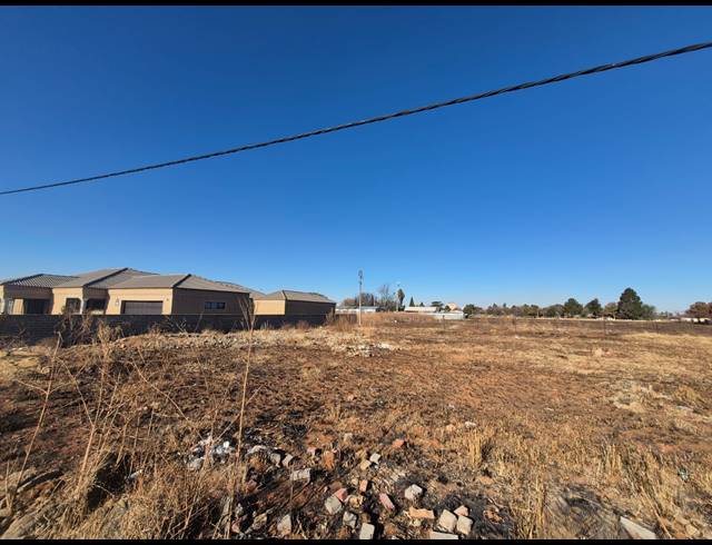 876M² VACANT LAND FOR SALE IN UNITAS PARK